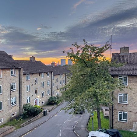 Beautiful 3-Bed Apartment At Swiss Cottage London Eksteriør bilde