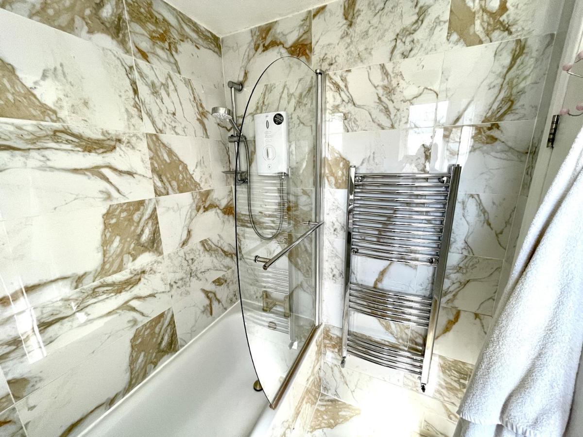 Beautiful 3-Bed Apartment At Swiss Cottage London Eksteriør bilde