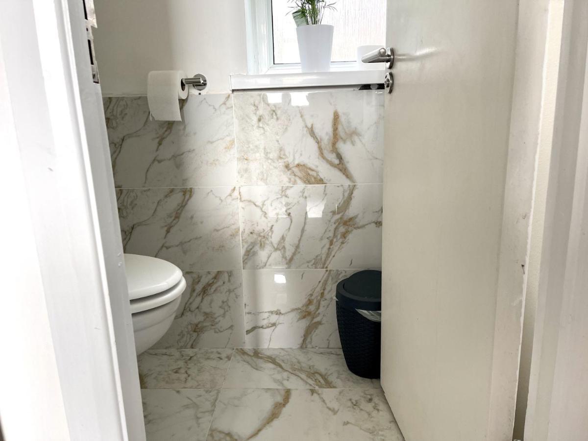 Beautiful 3-Bed Apartment At Swiss Cottage London Eksteriør bilde